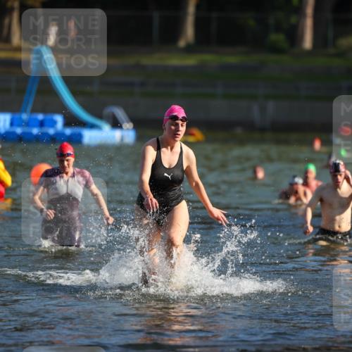 08.09.2024 - Stadtparktriathlon Michael Strokosch http://msf.ph/oto/7024984 08.09.2024 09:49:35 Schwimmen 186, 216, 244 meine-sportfotos.de