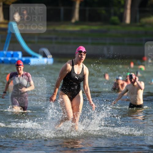 08.09.2024 - Stadtparktriathlon Michael Strokosch http://msf.ph/oto/7024991 08.09.2024 09:49:35 Schwimmen 186, 216, 244 meine-sportfotos.de