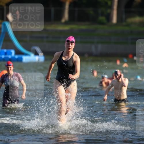 08.09.2024 - Stadtparktriathlon Michael Strokosch http://msf.ph/oto/7024999 08.09.2024 09:49:36 Schwimmen 186, 216, 244 meine-sportfotos.de