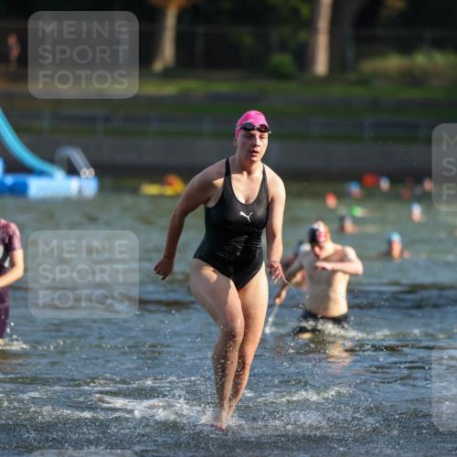 08.09.2024 - Stadtparktriathlon Michael Strokosch http://msf.ph/oto/7025018 08.09.2024 09:49:36 Schwimmen 186, 216, 244 meine-sportfotos.de