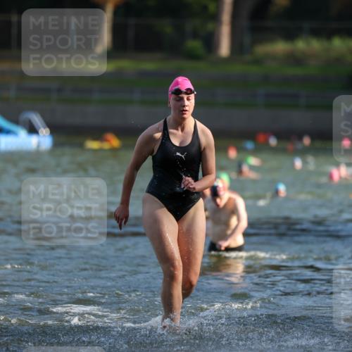 08.09.2024 - Stadtparktriathlon Michael Strokosch http://msf.ph/oto/7025024 08.09.2024 09:49:37 Schwimmen 186, 216, 244 meine-sportfotos.de