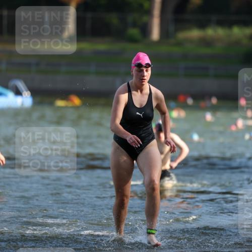 08.09.2024 - Stadtparktriathlon Michael Strokosch http://msf.ph/oto/7025032 08.09.2024 09:49:37 Schwimmen 186, 216, 244 meine-sportfotos.de