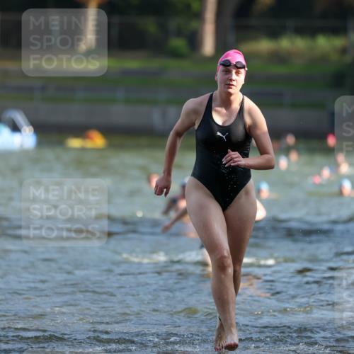 08.09.2024 - Stadtparktriathlon Michael Strokosch http://msf.ph/oto/7025044 08.09.2024 09:49:37 Schwimmen 186, 216, 244 meine-sportfotos.de