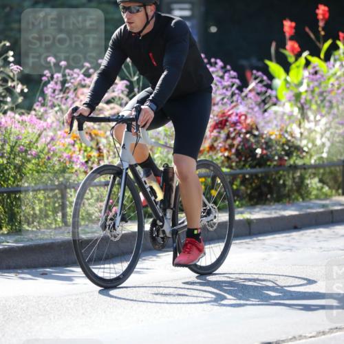 08.09.2024 - Stadtparktriathlon Zöllner http://msf.ph/oto/7025046 08.09.2024 10:46:48 Radfahren 292, 381 meine-sportfotos.de