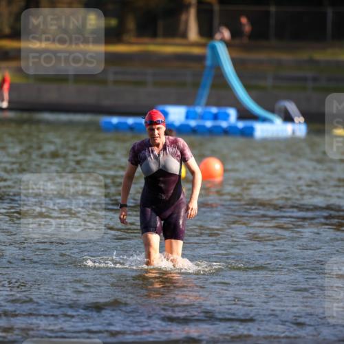 08.09.2024 - Stadtparktriathlon Michael Strokosch http://msf.ph/oto/7025058 08.09.2024 09:49:39 Schwimmen 186, 216, 238, 244 meine-sportfotos.de