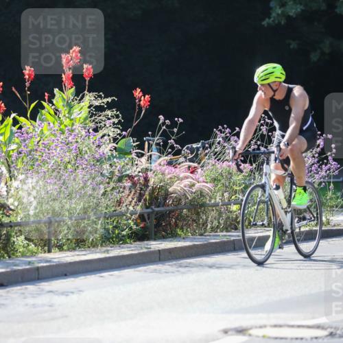 08.09.2024 - Stadtparktriathlon Zöllner http://msf.ph/oto/7025062 08.09.2024 10:47:01 Radfahren 278, 292, 343, 346, 366, 372 meine-sportfotos.de