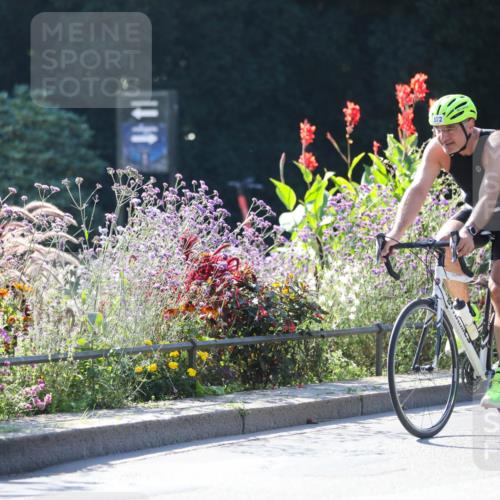 08.09.2024 - Stadtparktriathlon Zöllner http://msf.ph/oto/7025069 08.09.2024 10:47:01 Radfahren 278, 292, 343, 346, 366, 372 meine-sportfotos.de