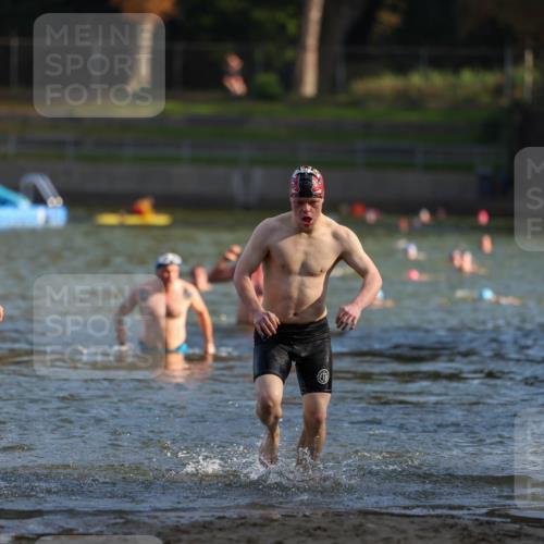 08.09.2024 - Stadtparktriathlon Michael Strokosch http://msf.ph/oto/7025101 08.09.2024 09:49:42 Schwimmen 186, 216, 238, 244 meine-sportfotos.de