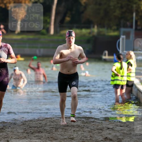 08.09.2024 - Stadtparktriathlon Michael Strokosch http://msf.ph/oto/7025118 08.09.2024 09:49:44 Schwimmen 186, 238, 244 meine-sportfotos.de
