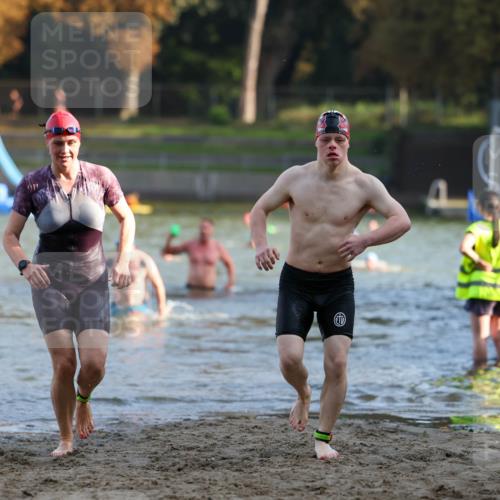 08.09.2024 - Stadtparktriathlon Michael Strokosch http://msf.ph/oto/7025123 08.09.2024 09:49:44 Schwimmen 186, 238, 244 meine-sportfotos.de