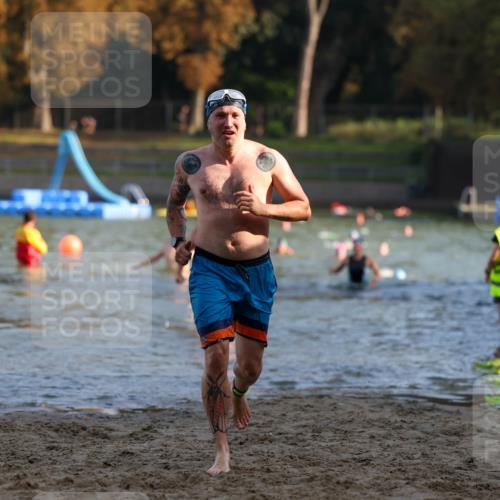 08.09.2024 - Stadtparktriathlon Michael Strokosch http://msf.ph/oto/7025171 08.09.2024 09:49:52 Schwimmen 192, 195, 238 meine-sportfotos.de