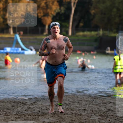 08.09.2024 - Stadtparktriathlon Michael Strokosch http://msf.ph/oto/7025176 08.09.2024 09:49:52 Schwimmen 192, 195, 238 meine-sportfotos.de