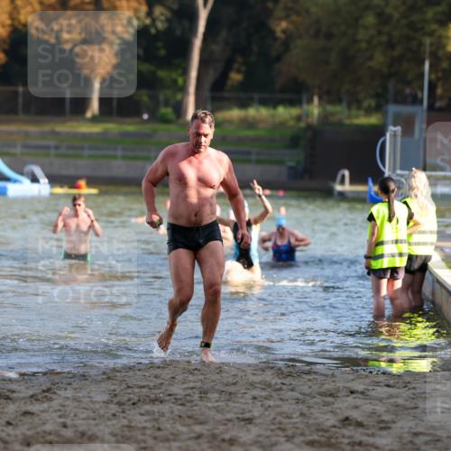 08.09.2024 - Stadtparktriathlon Michael Strokosch http://msf.ph/oto/7025207 08.09.2024 09:49:57 Schwimmen 192, 195, 206 meine-sportfotos.de