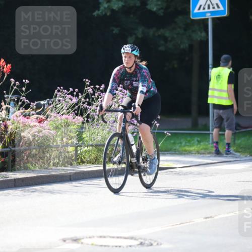 08.09.2024 - Stadtparktriathlon Zöllner http://msf.ph/oto/7025227 08.09.2024 10:47:36 Radfahren 266, 268, 281, 296, 298, 376, 391, 393, 425, 446 meine-sportfotos.de