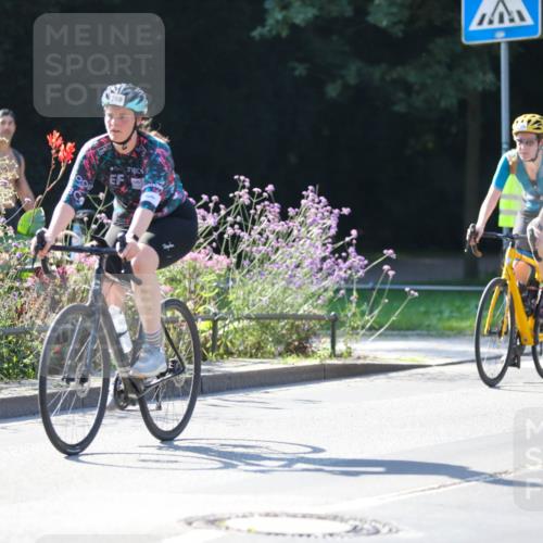 08.09.2024 - Stadtparktriathlon Zöllner http://msf.ph/oto/7025240 08.09.2024 10:47:37 Radfahren 266, 268, 281, 296, 376, 391, 393, 425, 446 meine-sportfotos.de
