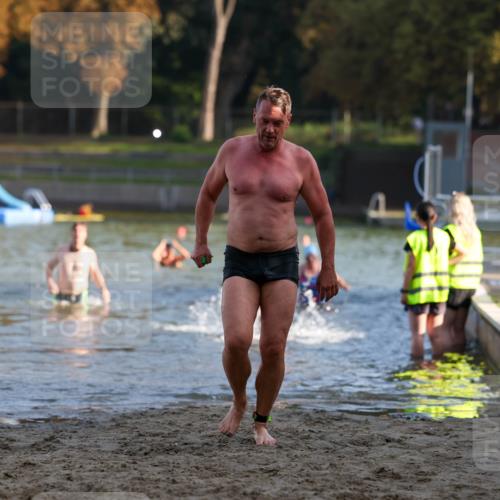 08.09.2024 - Stadtparktriathlon Michael Strokosch http://msf.ph/oto/7025246 08.09.2024 09:49:59 Schwimmen 192, 195, 206, 237 meine-sportfotos.de