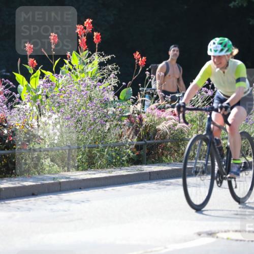 08.09.2024 - Stadtparktriathlon Zöllner http://msf.ph/oto/7025252 08.09.2024 10:47:38 Radfahren 268, 281, 296, 376, 391, 393, 446 meine-sportfotos.de