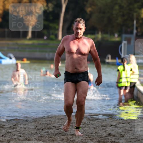 08.09.2024 - Stadtparktriathlon Michael Strokosch http://msf.ph/oto/7025259 08.09.2024 09:49:59 Schwimmen 192, 195, 206, 237 meine-sportfotos.de