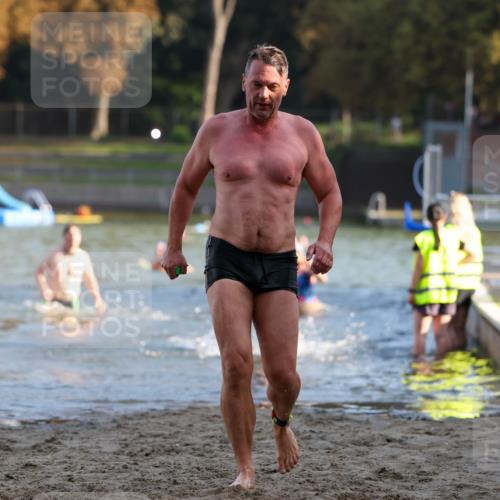 08.09.2024 - Stadtparktriathlon Michael Strokosch http://msf.ph/oto/7025264 08.09.2024 09:50:00 Schwimmen 192, 195, 206, 237 meine-sportfotos.de