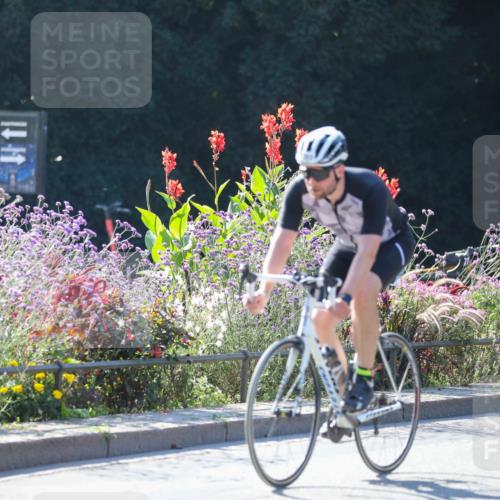 08.09.2024 - Stadtparktriathlon Zöllner http://msf.ph/oto/7025273 08.09.2024 10:47:46 Radfahren 324, 385, 387, 393, 424, 449, 456 meine-sportfotos.de