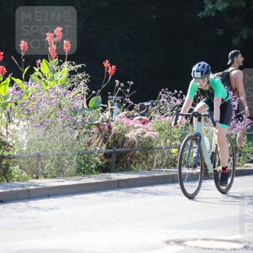 08.09.2024 - Stadtparktriathlon Zöllner http://msf.ph/oto/7025325 08.09.2024 10:47:55 Radfahren 302, 324, 385, 387, 399, 423, 432, 439, 449 meine-sportfotos.de