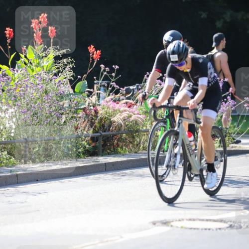 08.09.2024 - Stadtparktriathlon Zöllner http://msf.ph/oto/7025349 08.09.2024 10:47:58 Radfahren 302, 324, 399, 408, 423, 432, 439 meine-sportfotos.de
