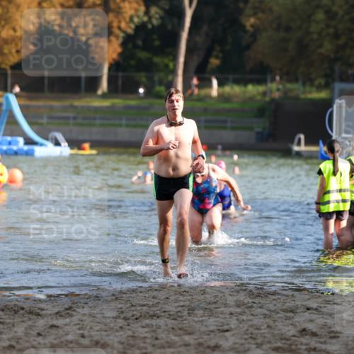 08.09.2024 - Stadtparktriathlon Michael Strokosch http://msf.ph/oto/7025354 08.09.2024 09:50:06 Schwimmen 192, 206, 228, 237 meine-sportfotos.de