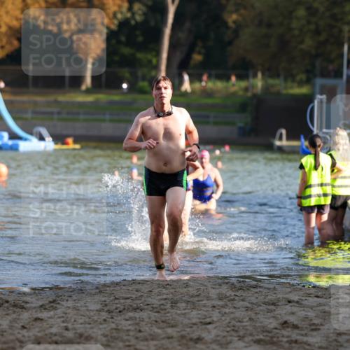 08.09.2024 - Stadtparktriathlon Michael Strokosch http://msf.ph/oto/7025363 08.09.2024 09:50:07 Schwimmen 206, 228, 237 meine-sportfotos.de