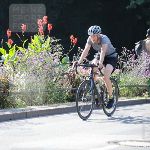 08.09.2024 - Stadtparktriathlon Zöllner http://msf.ph/oto/7025374 08.09.2024 10:48:04 Radfahren 399, 408, 423, 439 meine-sportfotos.de