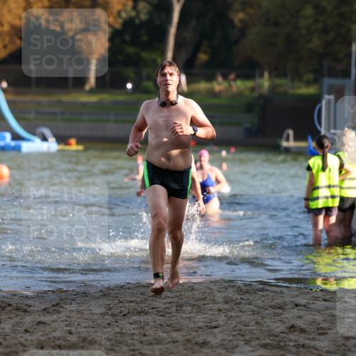 08.09.2024 - Stadtparktriathlon Michael Strokosch http://msf.ph/oto/7025376 08.09.2024 09:50:07 Schwimmen 206, 228, 237 meine-sportfotos.de