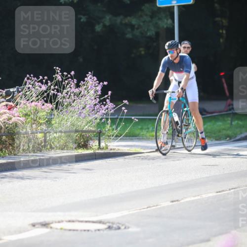 08.09.2024 - Stadtparktriathlon Zöllner http://msf.ph/oto/7025385 08.09.2024 10:48:15 Radfahren 280, 345, 395, 445, 454, 458 meine-sportfotos.de