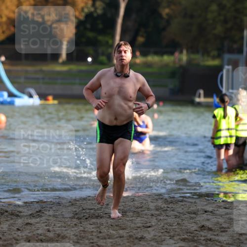 08.09.2024 - Stadtparktriathlon Michael Strokosch http://msf.ph/oto/7025388 08.09.2024 09:50:08 Schwimmen 206, 228, 237 meine-sportfotos.de