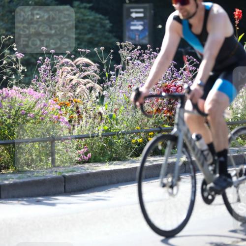 08.09.2024 - Stadtparktriathlon Zöllner http://msf.ph/oto/7025399 08.09.2024 10:48:20 Radfahren 280, 345, 361, 395, 442, 445, 454, 458 meine-sportfotos.de