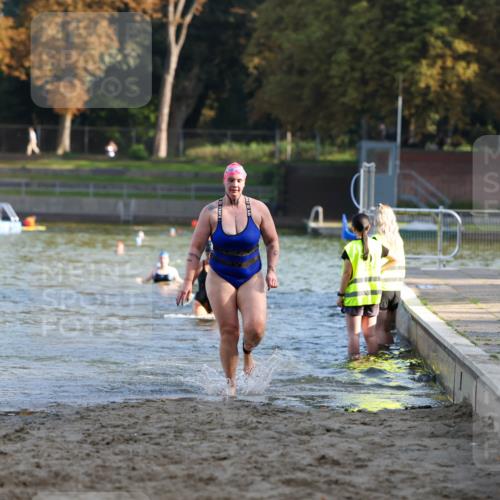 08.09.2024 - Stadtparktriathlon Michael Strokosch http://msf.ph/oto/7025428 08.09.2024 09:50:14 Schwimmen 183, 228, 237, 247 meine-sportfotos.de