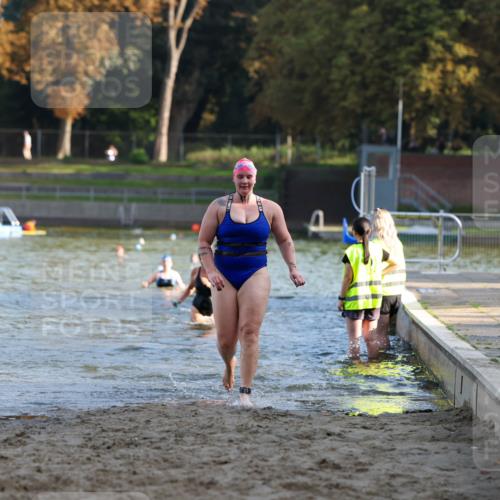 08.09.2024 - Stadtparktriathlon Michael Strokosch http://msf.ph/oto/7025432 08.09.2024 09:50:14 Schwimmen 183, 228, 237, 247 meine-sportfotos.de