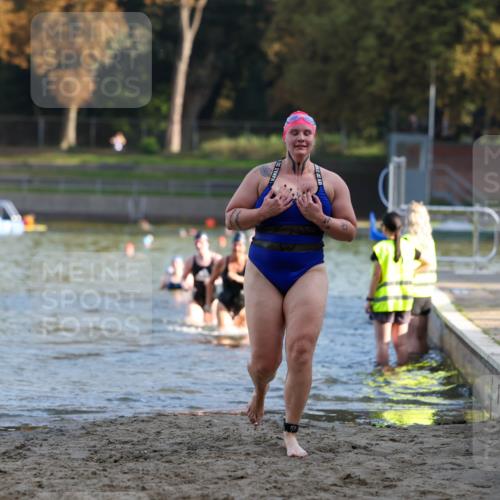 08.09.2024 - Stadtparktriathlon Michael Strokosch http://msf.ph/oto/7025453 08.09.2024 09:50:16 Schwimmen 183, 228, 247 meine-sportfotos.de