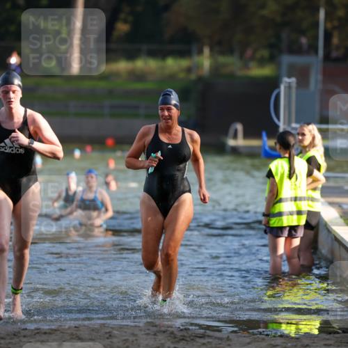 08.09.2024 - Stadtparktriathlon Michael Strokosch http://msf.ph/oto/7025491 08.09.2024 09:50:23 Schwimmen 183, 247 meine-sportfotos.de