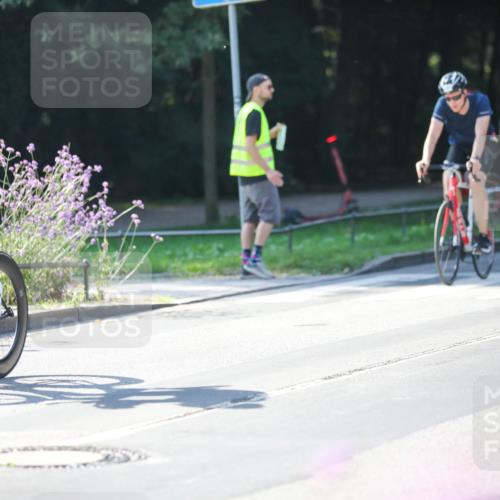 08.09.2024 - Stadtparktriathlon Zöllner http://msf.ph/oto/7025510 08.09.2024 10:48:33 Radfahren 43, 338, 361, 386, 435, 442, 444 meine-sportfotos.de