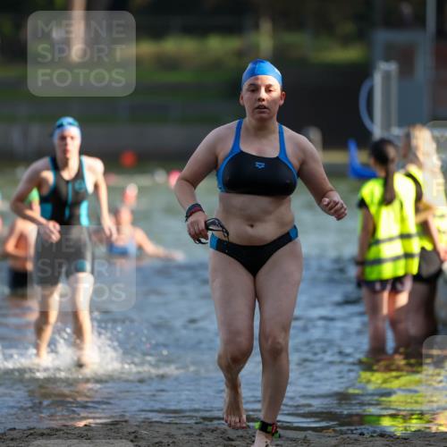 08.09.2024 - Stadtparktriathlon Michael Strokosch http://msf.ph/oto/7025566 08.09.2024 09:50:36 Schwimmen 191, 231, 248 meine-sportfotos.de
