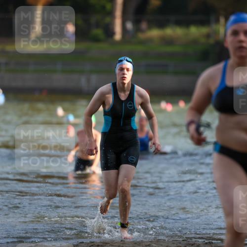 08.09.2024 - Stadtparktriathlon Michael Strokosch http://msf.ph/oto/7025586 08.09.2024 09:50:38 Schwimmen 191, 231, 248 meine-sportfotos.de