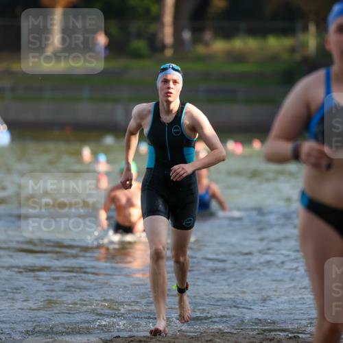 08.09.2024 - Stadtparktriathlon Michael Strokosch http://msf.ph/oto/7025591 08.09.2024 09:50:38 Schwimmen 191, 231, 248 meine-sportfotos.de