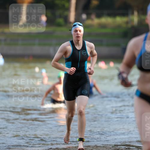 08.09.2024 - Stadtparktriathlon Michael Strokosch http://msf.ph/oto/7025596 08.09.2024 09:50:39 Schwimmen 191, 231, 242, 248 meine-sportfotos.de