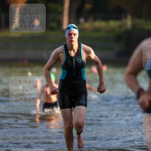 08.09.2024 - Stadtparktriathlon Michael Strokosch http://msf.ph/oto/7025601 08.09.2024 09:50:39 Schwimmen 191, 231, 242, 248 meine-sportfotos.de