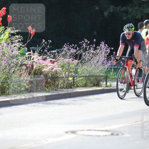 08.09.2024 - Stadtparktriathlon Zöllner http://msf.ph/oto/7025642 08.09.2024 10:49:29 Radfahren 375, 383, 398, 407, 410, 412, 427, 451 meine-sportfotos.de