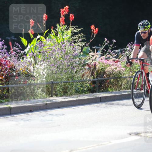 08.09.2024 - Stadtparktriathlon Zöllner http://msf.ph/oto/7025648 08.09.2024 10:49:30 Radfahren 375, 383, 398, 407, 410, 412, 427, 451 meine-sportfotos.de