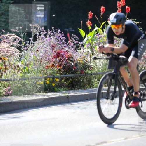 08.09.2024 - Stadtparktriathlon Zöllner http://msf.ph/oto/7025655 08.09.2024 10:49:31 Radfahren 375, 383, 398, 407, 410, 427, 451 meine-sportfotos.de