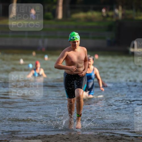 08.09.2024 - Stadtparktriathlon Michael Strokosch http://msf.ph/oto/7025658 08.09.2024 09:50:44 Schwimmen 231, 242 meine-sportfotos.de