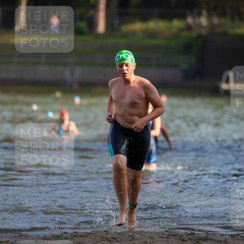 08.09.2024 - Stadtparktriathlon Michael Strokosch http://msf.ph/oto/7025663 08.09.2024 09:50:44 Schwimmen 231, 242 meine-sportfotos.de