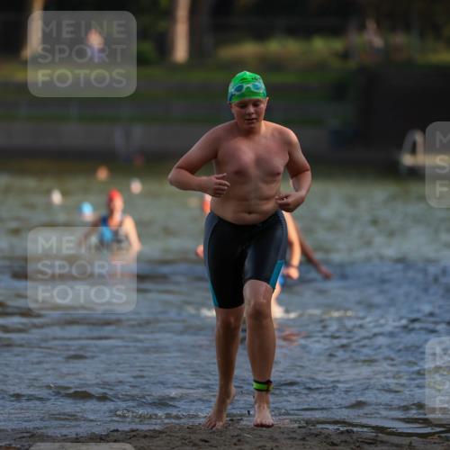 08.09.2024 - Stadtparktriathlon Michael Strokosch http://msf.ph/oto/7025668 08.09.2024 09:50:45 Schwimmen 231, 242 meine-sportfotos.de