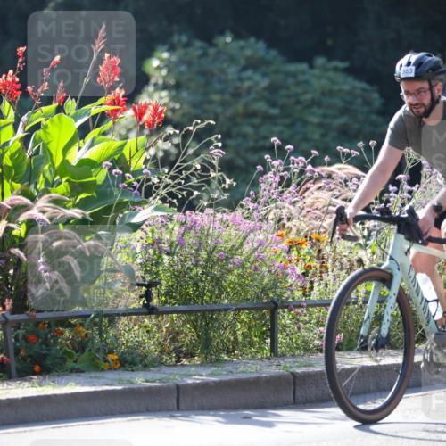 08.09.2024 - Stadtparktriathlon Zöllner http://msf.ph/oto/7025669 08.09.2024 10:49:33 Radfahren 311, 369, 375, 383, 398, 407, 410, 427, 451 meine-sportfotos.de